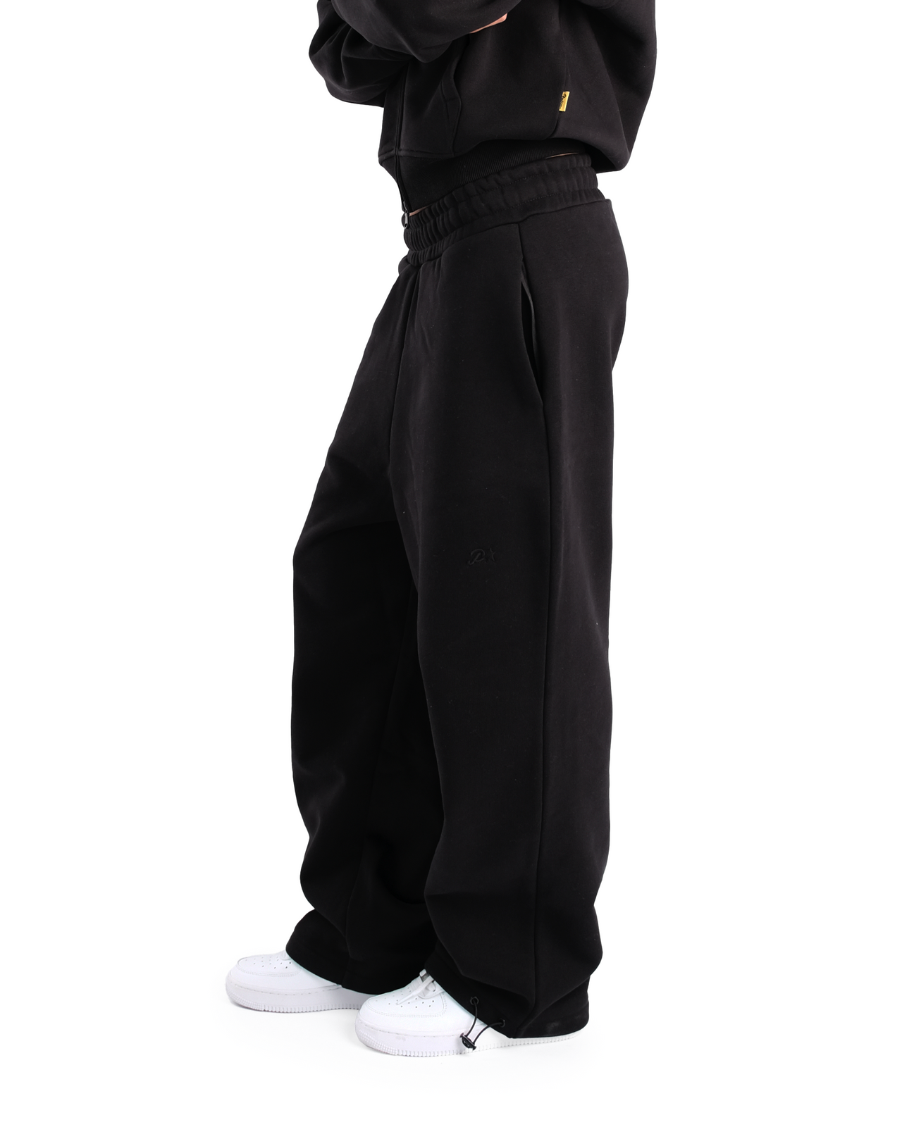 BLACK DAY2DAY SWEATS