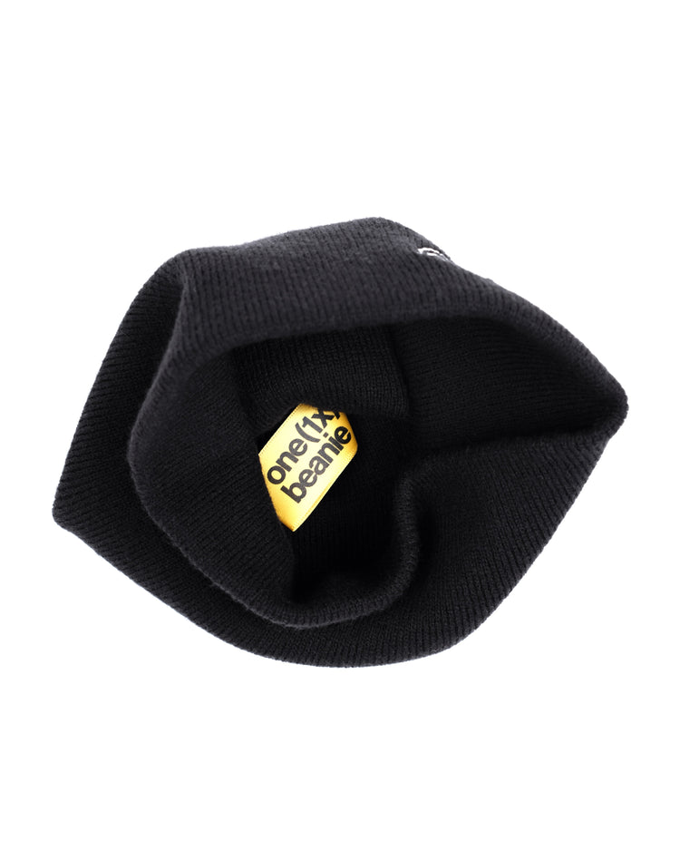 BLACK SCRIPT BEANIE