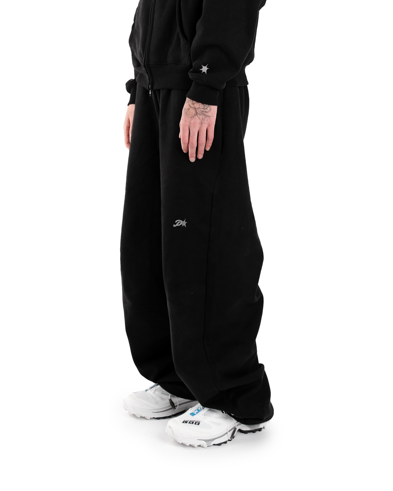 BLACK DAY2DAY SWEATS