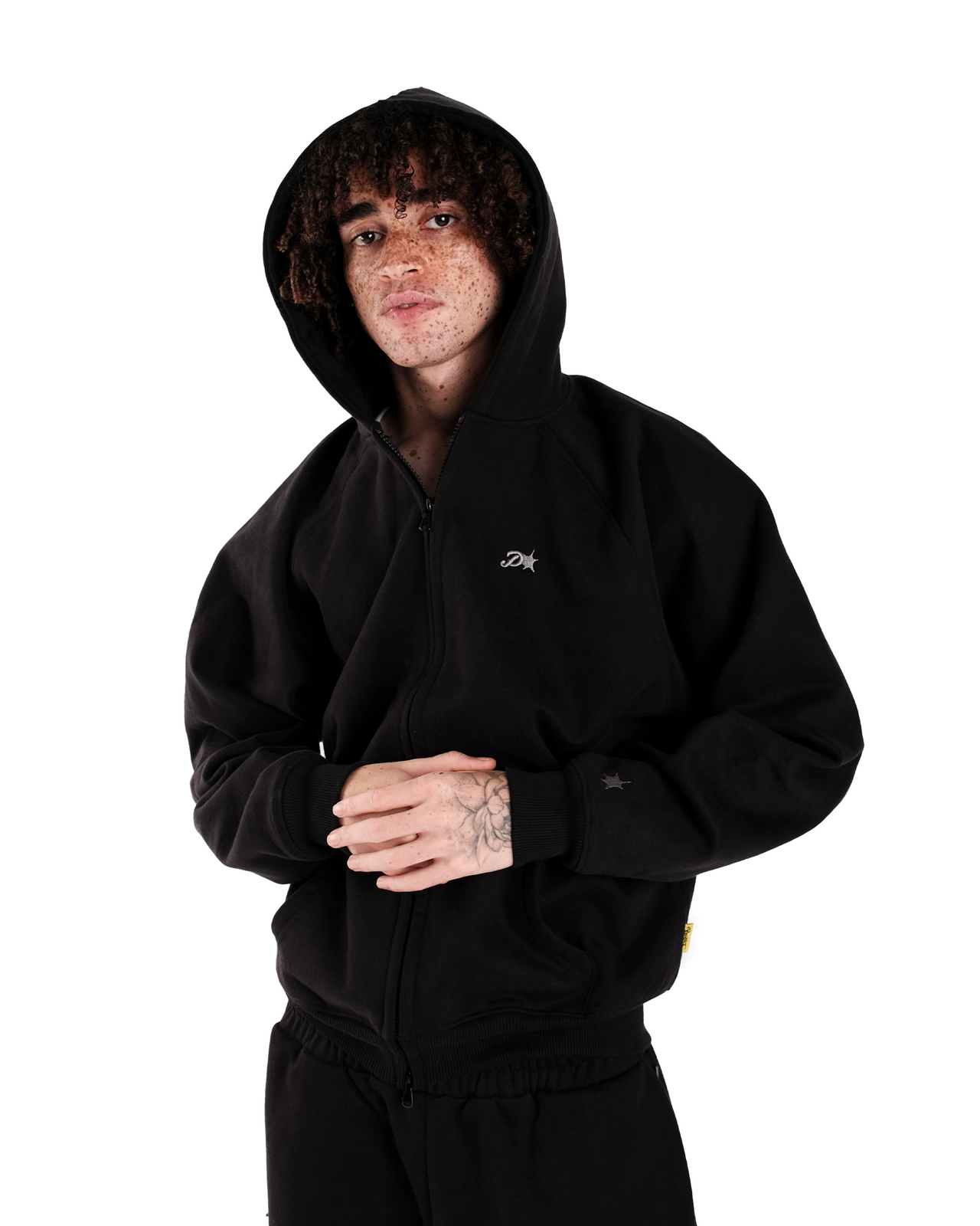 BLACK DAY2DAY ZIP-UP HOODIE